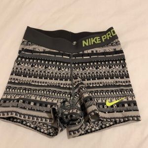Pattern Nike pro